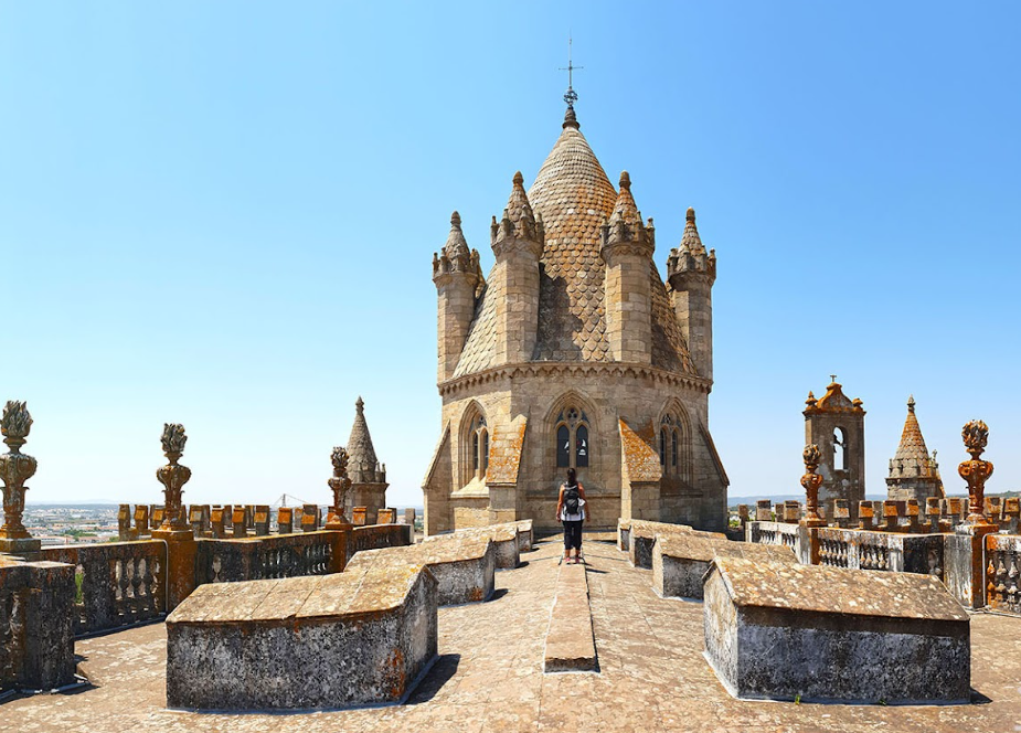 07 Evora Kathedrale - Portugal Alentejo Wine Tour 2025